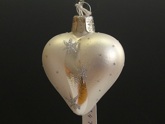 SRDCE, FORMA, HLADKÉ, BÍLÉ, MAT, STŘÍBRNÝ DEKOR HVĚZD