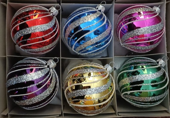 KOULE, SKLENĚNÁ VÁNOČNÍ OZDOBA, BAREVNÁ, LESK, STŘÍBRNÝ DEKOR