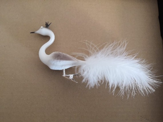 LABUŤ MALÁ S KORUNKOU, BÍLOŠEDÝ DEKOR, SKOŘÁPKA, ŠATONY