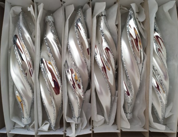 RAKETA KROUCENÁ, SKLENĚNÁ VÁNOČNÍ OZDOBA, STŘÍBRNÁ,, RETRO DEKOR