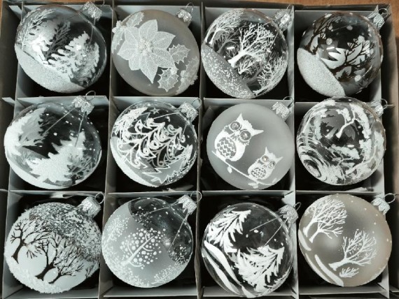 KOULE/SORTIMENT/PRŮHLEDNÝCH bílých dekorů, 7 cm