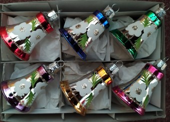 ZVONEK, SKLENĚNÁ VÁNOČNÍ OZDOBA, STŘÍBRNÝ, BAREVNÝ RETRO DEKOR