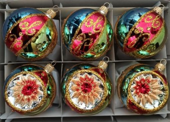 KOULE TLAČENÝ REFLEKTOR, SKLENĚNÁ, STŘÍBŘENÁ, BARVA ASS, LESK, MALOVANÝ DEKOR, ŠATONY