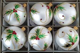 KOULE, SKLENĚNÁ VÁNOČNÍ OZDOBA, BÍLÁ, BAREVNÝ DEKOR SE ŠATONY