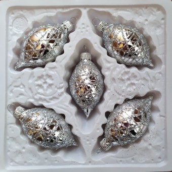 OLIVA, SKLENĚNÁ VÁNOČNÍ OZDOBA, STŘÍBRNÁ, PLAST. DEKOR