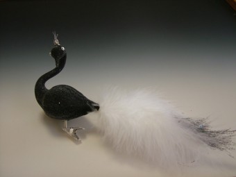 LABUŤ VELKÁ S KORUNKOU, černá, sypaná, šatony